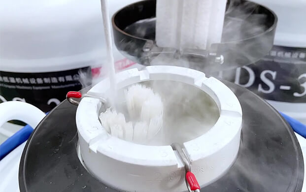 生物液氮罐结冰是什么原因？
