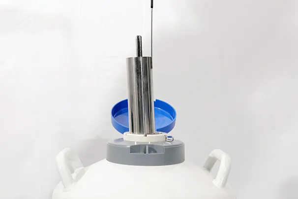 天驰液氮罐提桶操作展示